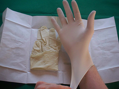 Handschuhe, steril verpackt
